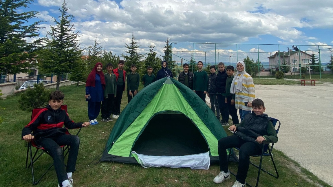 7/B sınıfımızla kamp alanındaydık!